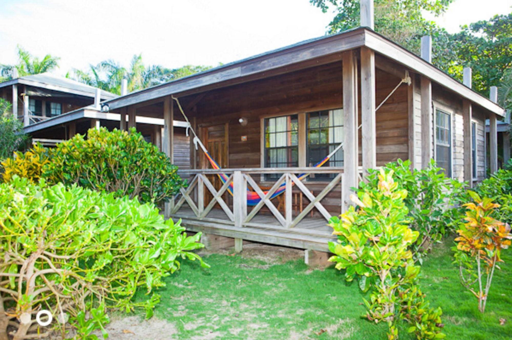 Las Rocas Resort And Dive Center West Bay Esterno foto