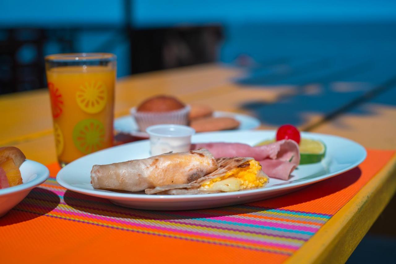 Las Rocas Resort And Dive Center West Bay Esterno foto